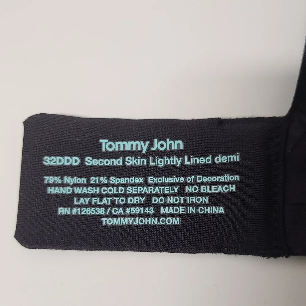 Tommy John Second Skin Comfort Lightly Lined Wireless Demi Bra Black 32DDD NWT